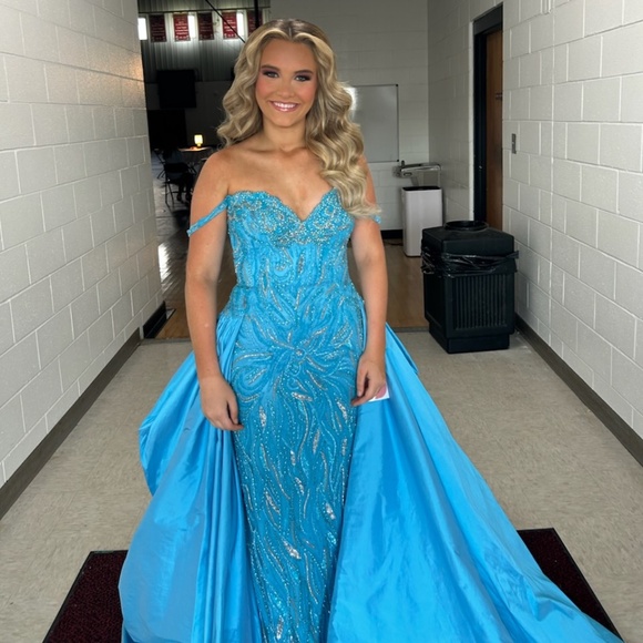 Sherri Hill crossover couture, size 4 - Picture 1 of 7